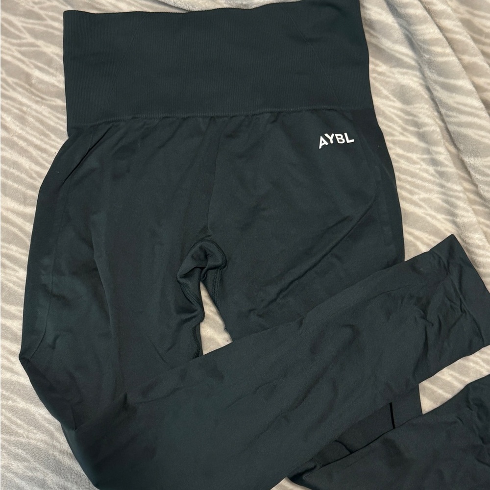 Abyl Leggings - size small
